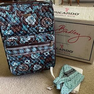 BRAND NEW 21” size Vera Bradley suitcase.